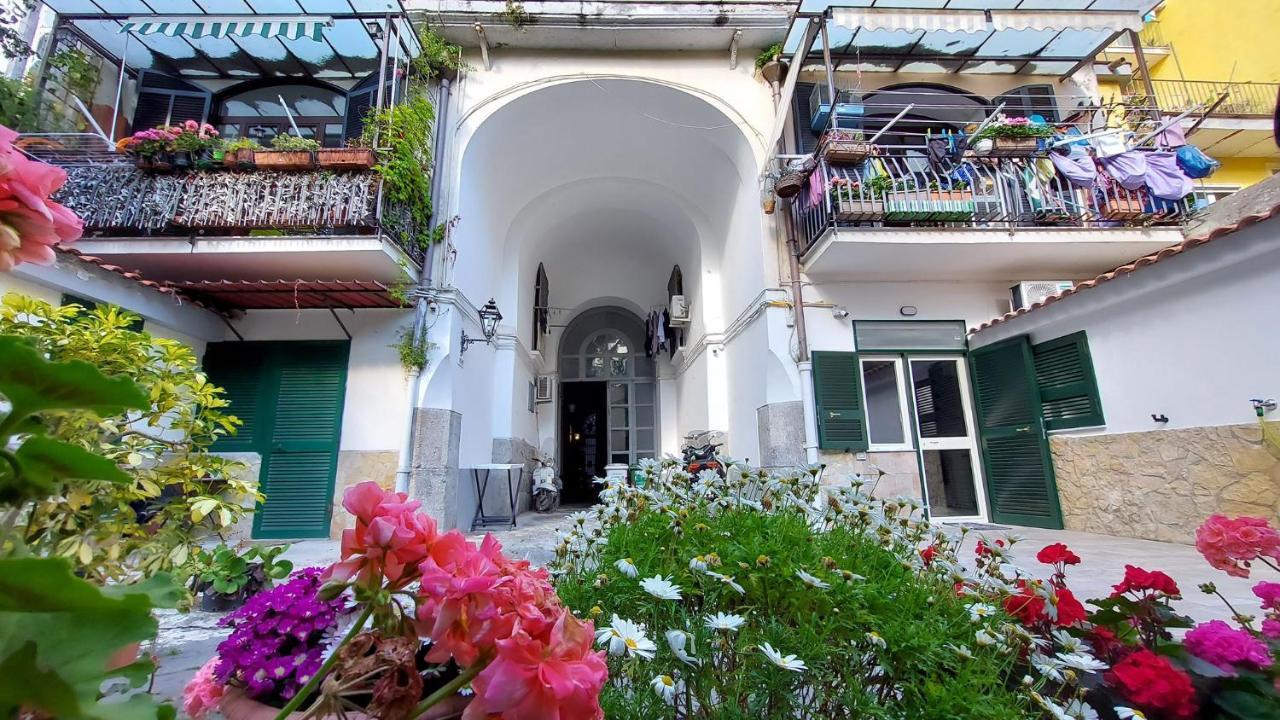 Kiki Suite Napoli Centro Exterior foto
